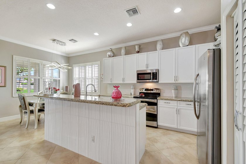 PRICED TO SELL!! Newer home in the community! 4 BR, 3 BA home - photo 10