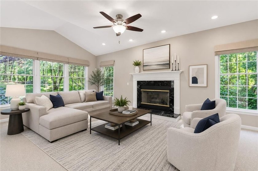 Beautifully maintained one owner home in Prides Crossing. This - photo 12
