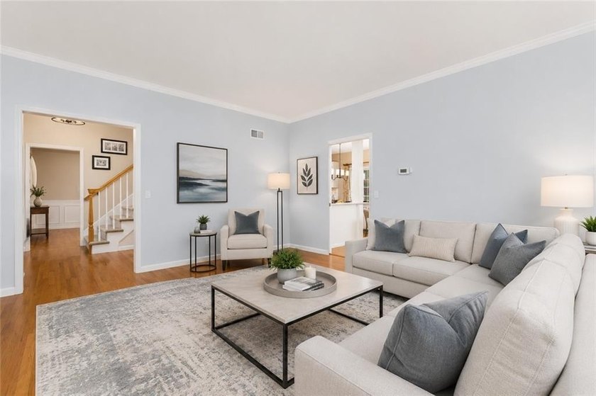 Beautifully maintained one owner home in Prides Crossing. This - photo 16
