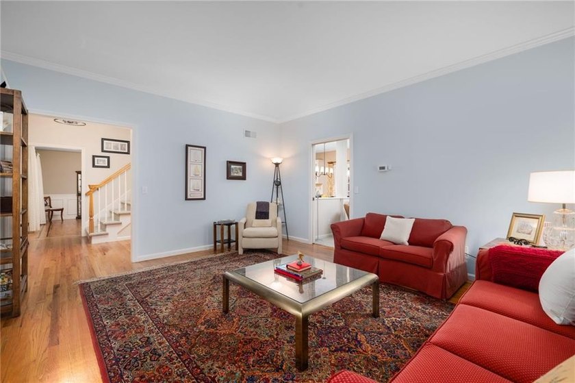 Beautifully maintained one owner home in Prides Crossing. This - photo 17