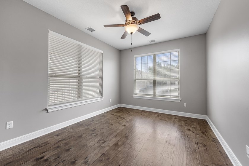 Experience effortless living in this beautifully maintained - photo 18
