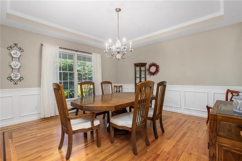 Beautifully maintained one owner home in Prides Crossing. This - photo 21