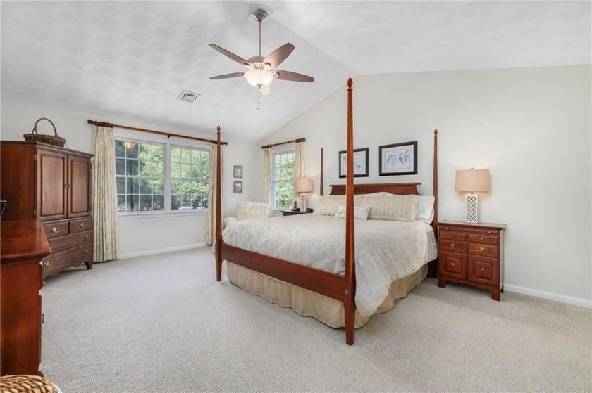 Beautifully maintained one owner home in Prides Crossing. This - photo 23