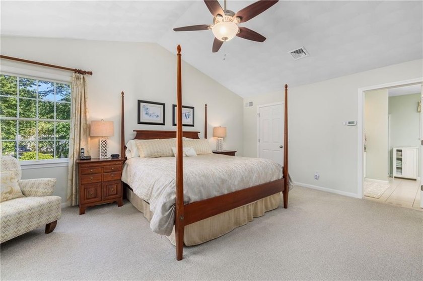 Beautifully maintained one owner home in Prides Crossing. This - photo 24