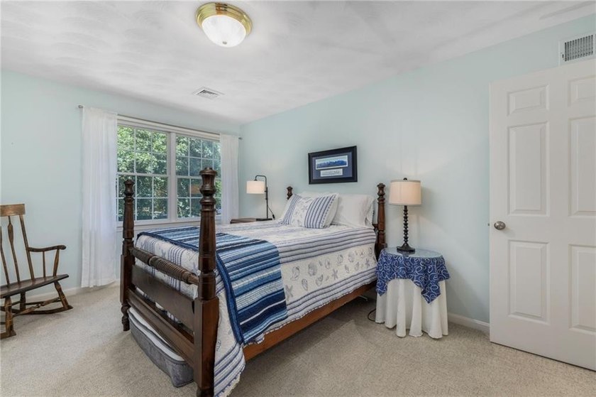 Beautifully maintained one owner home in Prides Crossing. This - photo 27