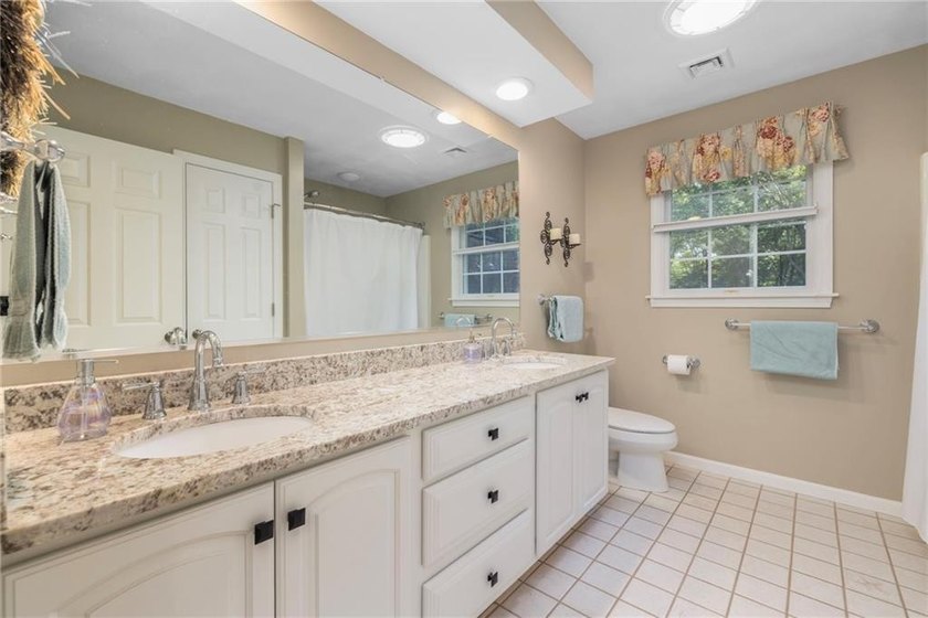 Beautifully maintained one owner home in Prides Crossing. This - photo 30