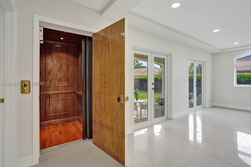 Welcome to this custom-built Mediterranean masterpiece of - photo 31