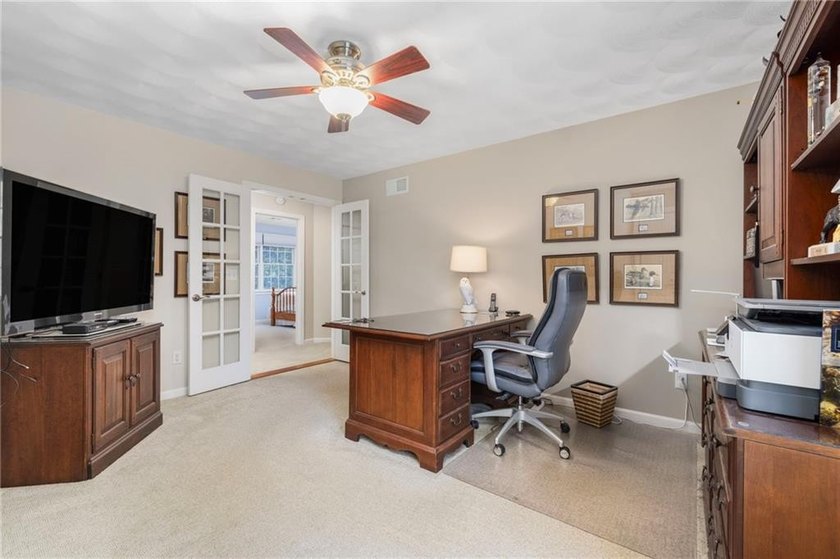 Beautifully maintained one owner home in Prides Crossing. This - photo 31