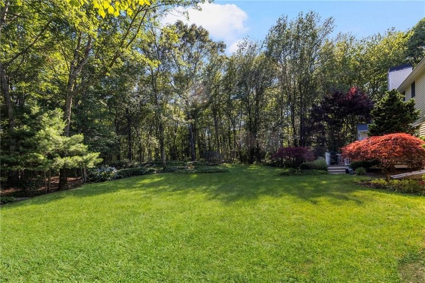 Beautifully maintained one owner home in Prides Crossing. This - photo 33