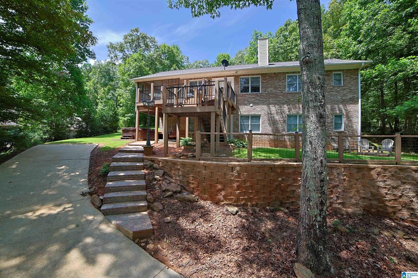 CUSTOM 5 BEDROOM 3.5 BATH BRICK HOME ON LAKE WEDOWEE LOCATED ON - photo 4