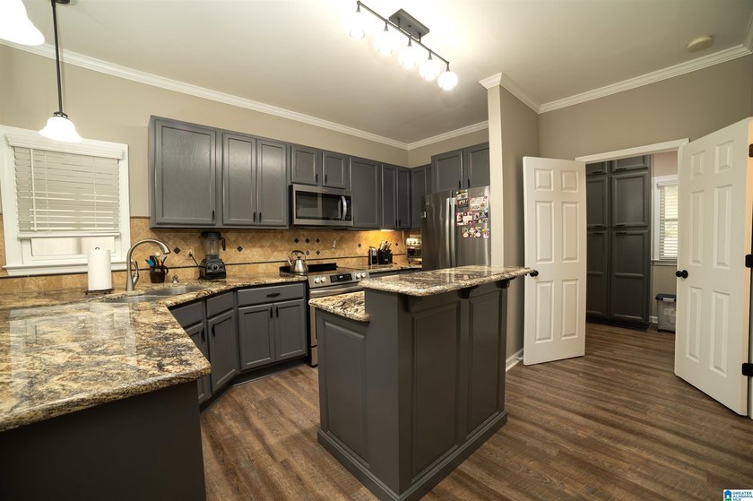 CUSTOM 5 BEDROOM 3.5 BATH BRICK HOME ON LAKE WEDOWEE LOCATED ON - photo 7