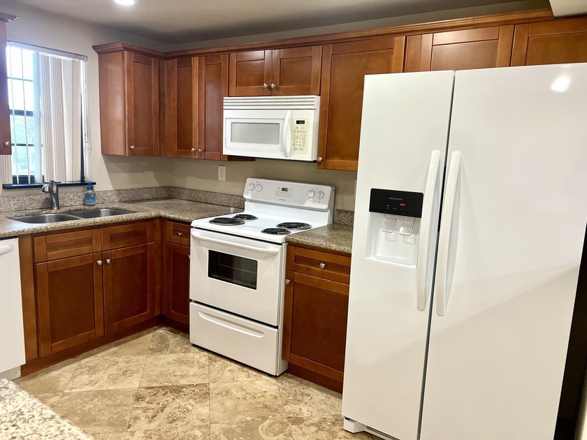 Great Location! Don't miss this excellent opportunity to own - photo 12