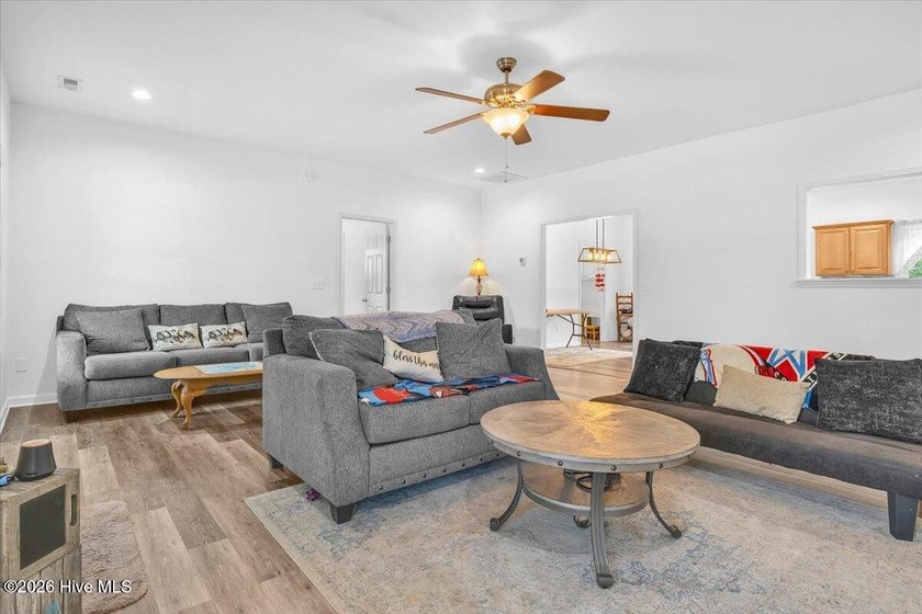 Welcome to peaceful living in Boiling Spring Lakes! This freshly - photo 3