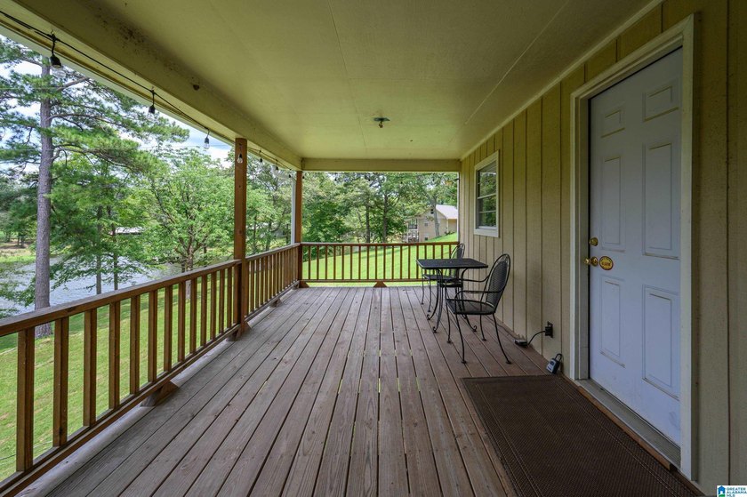 Outstanding Waterfront Cabin Retreat on Glaze Creek! Experience - photo 7