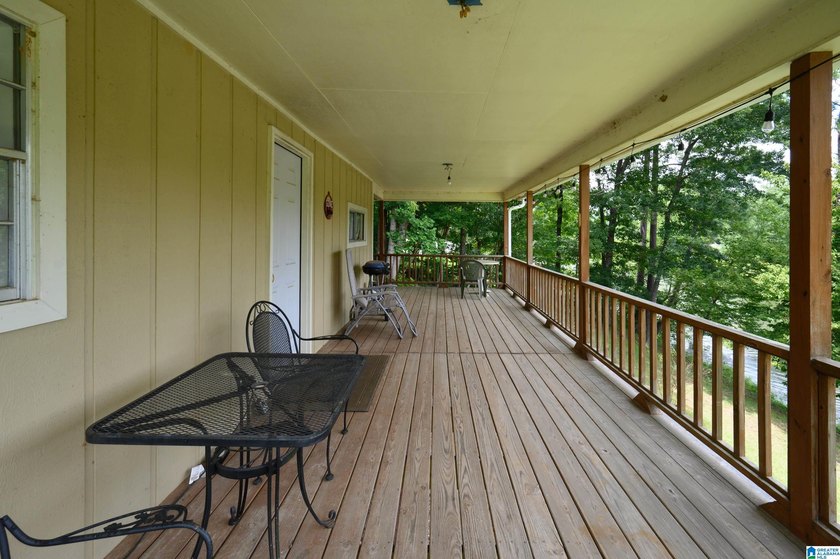 Outstanding Waterfront Cabin Retreat on Glaze Creek! Experience - photo 8