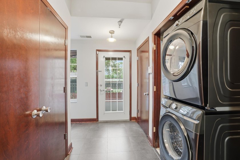 Welcome to this beautifully maintained 1-bedroom, 1-bath - photo 10