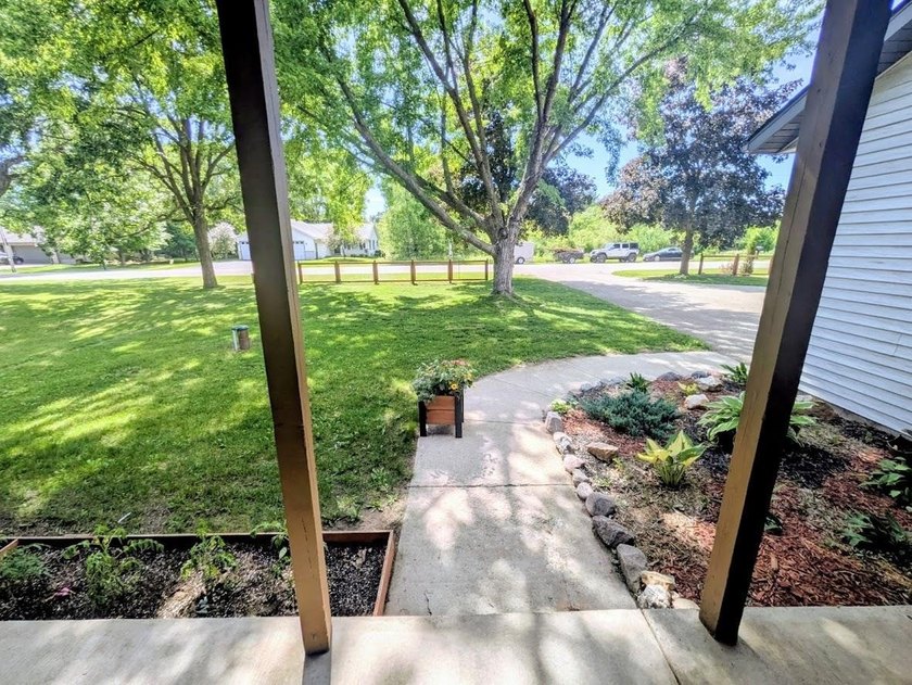 Nestled in a quiet neighborhood, this freshly remodeled 3 - photo 23