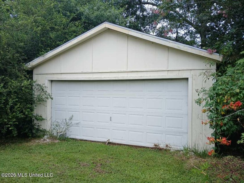 Come see this beautifully remodeled home in the heart of - photo 23