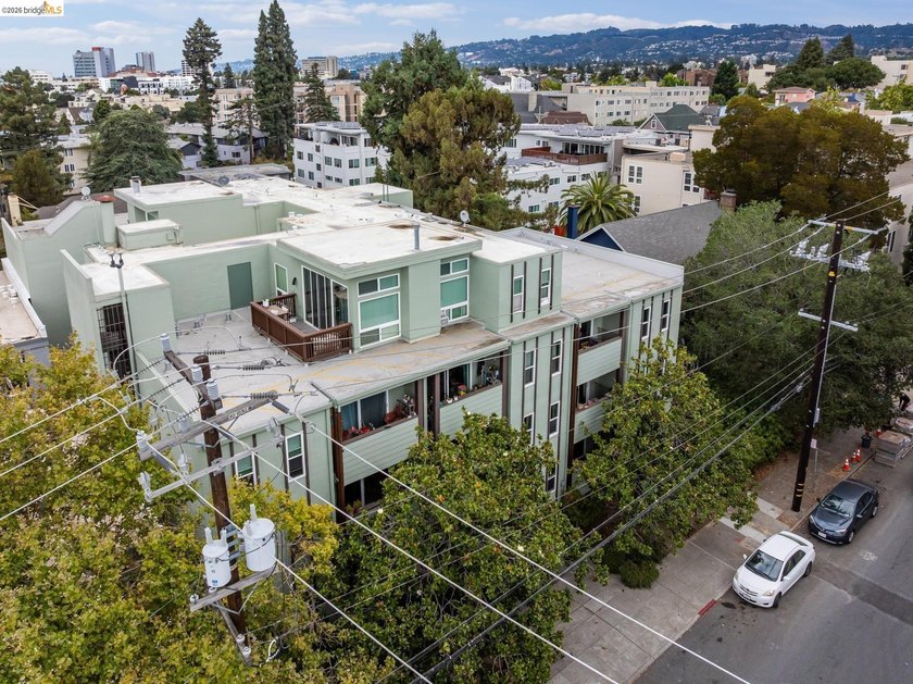 Welcome to 199 Montecito Ave. A lovely condominium home - photo 33