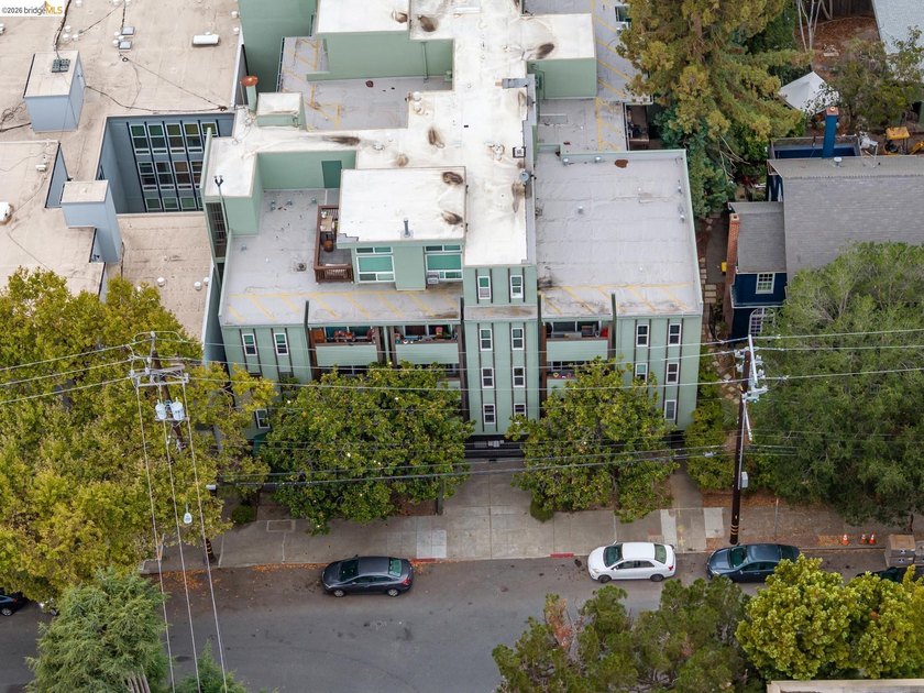 Welcome to 199 Montecito Ave. A lovely condominium home - photo 34