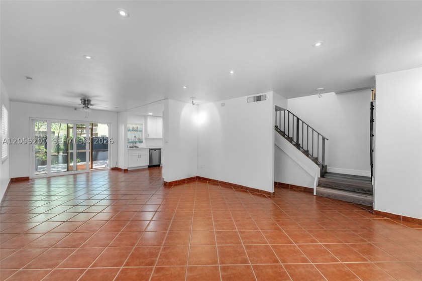 Welcome to this beautifully updated 2-bedroom, 2.5-bath corner - photo 6