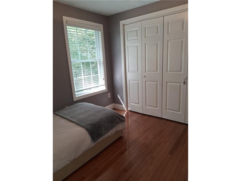 Immaculately maintained by the original owner, this 4 / 5 - photo 18
