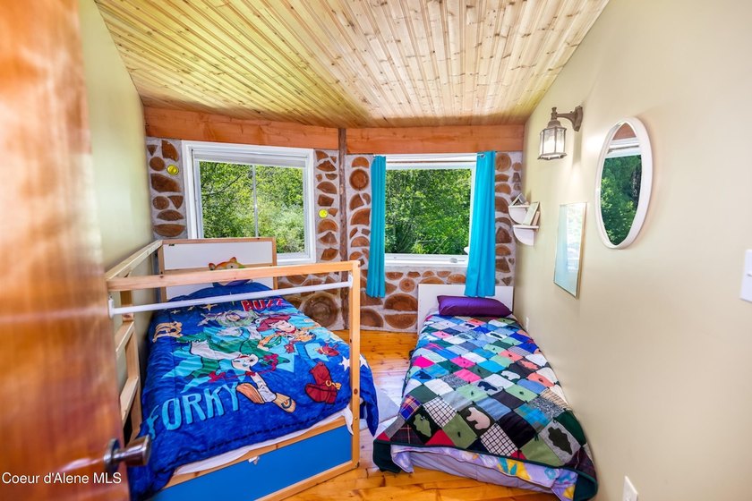 Tucked along 180 feet of Granite Creek frontage, this rare 1 - photo 22