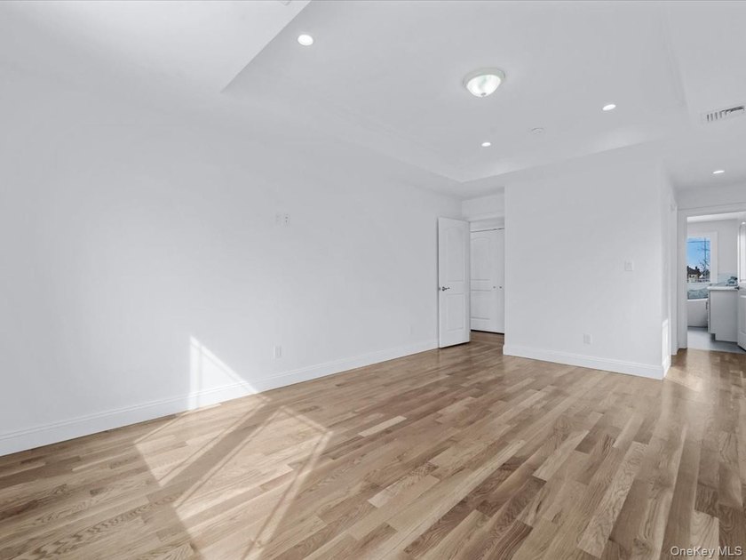 Welcome to 42 Williamson Street, a beautiful new construction - photo 17