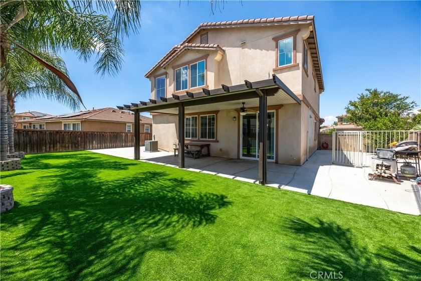 Welcome to the highly sought-after Menifee Lakes community in - photo 30