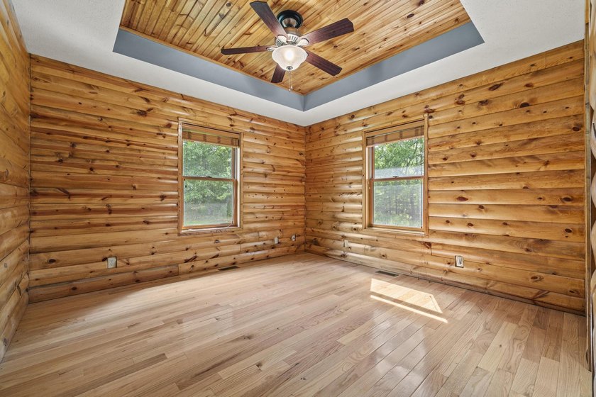 This immaculate ranch in southern Missouri has been thoughtfully - photo 31