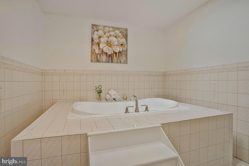 *****BACK ON THE MARKET **** Youre second chance is here. Don't - photo 31