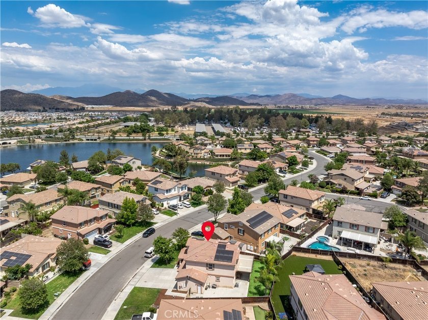Welcome to the highly sought-after Menifee Lakes community in - photo 39