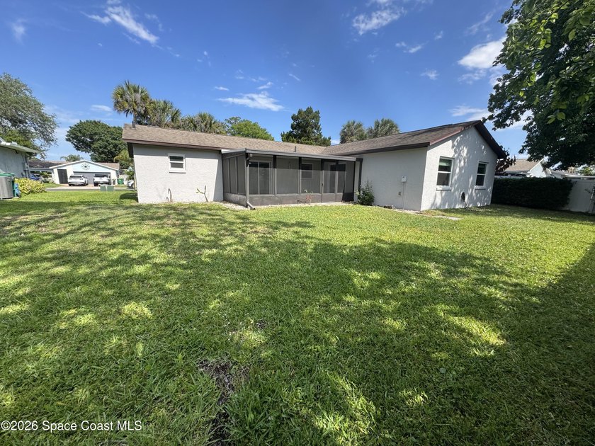 Newly renovated home. Freshly painted whole interior and - photo 22