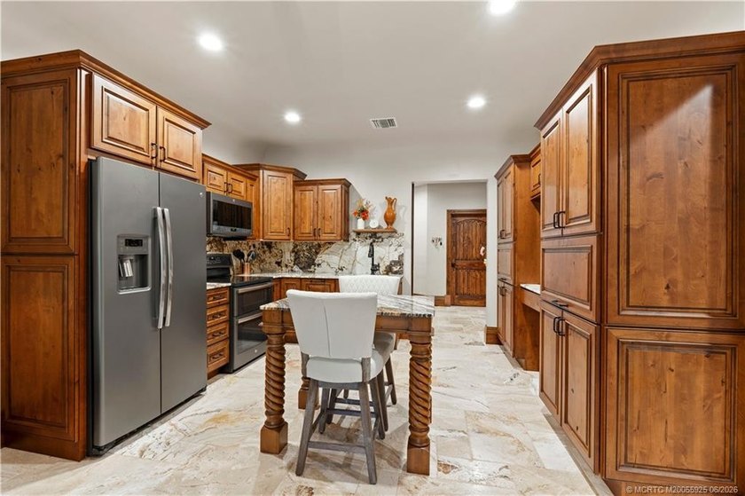 Experience elevated coastal living in this luxurious 5BD 3.5BA - photo 43