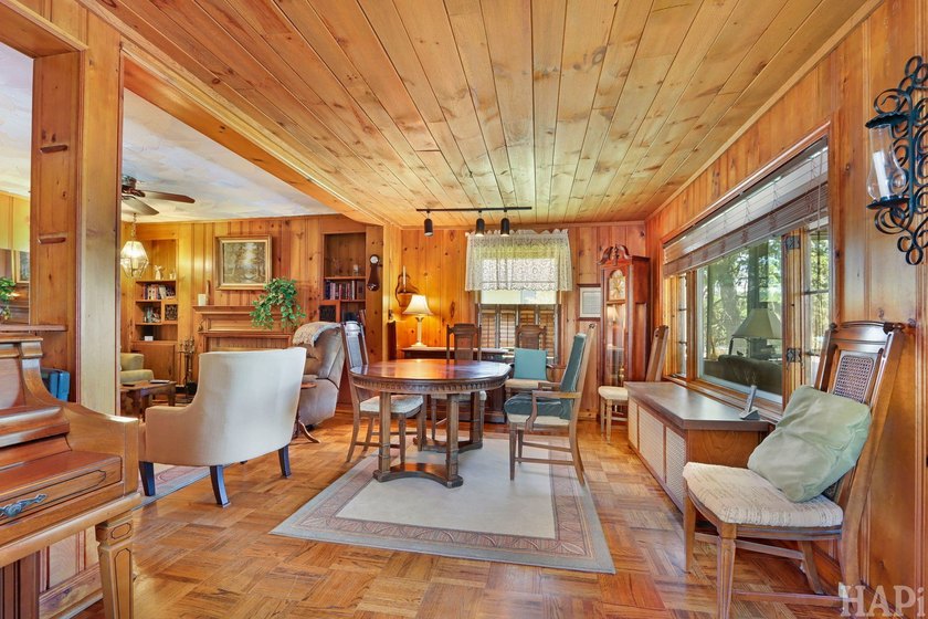Welcome to your charming waterfront retreat on Nippersink Creek! - photo 9