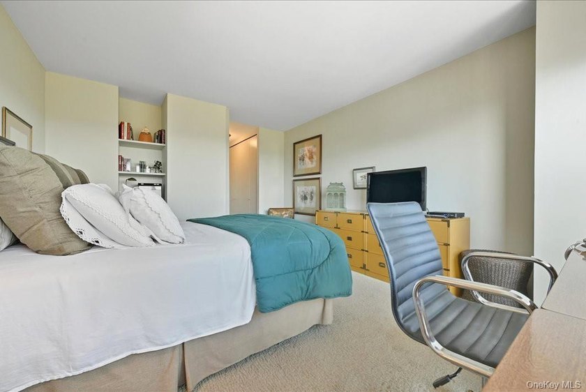 ENJOY INCREDIBLE LOCATION, VIEWS AND RENOVATION! HARD TO FIND! - photo 22