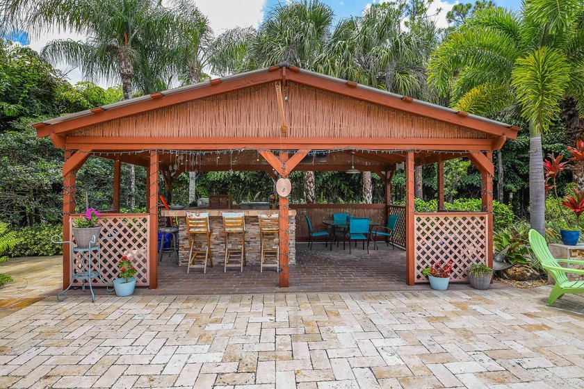 This fantastic pool home can now be yours. This CBS 3/2.5 plus - photo 35