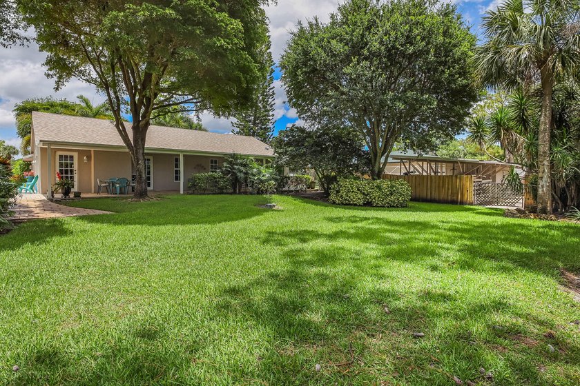 This fantastic pool home can now be yours. This CBS 3/2.5 plus - photo 44