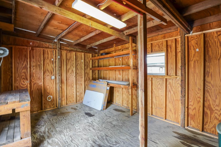 This fantastic pool home can now be yours. This CBS 3/2.5 plus - photo 47