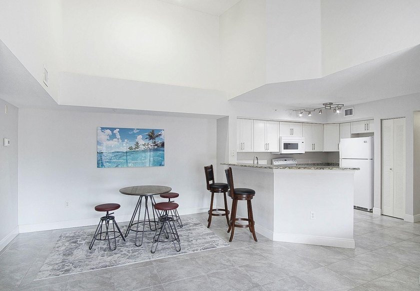 Welcome to this charming 3-bedroom, 2-bathroom with a GARAGE - photo 11
