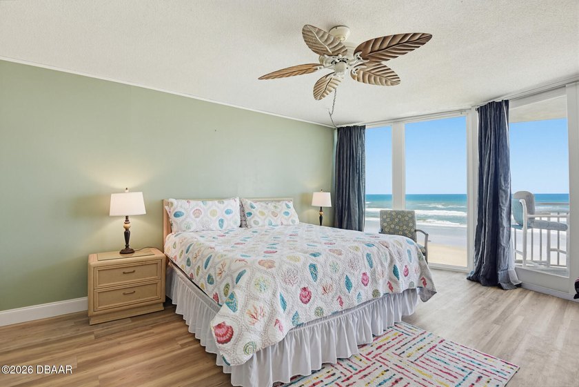 Oceanfront Ocean Views. Furnished. New pool, New seawall, direct - photo 15
