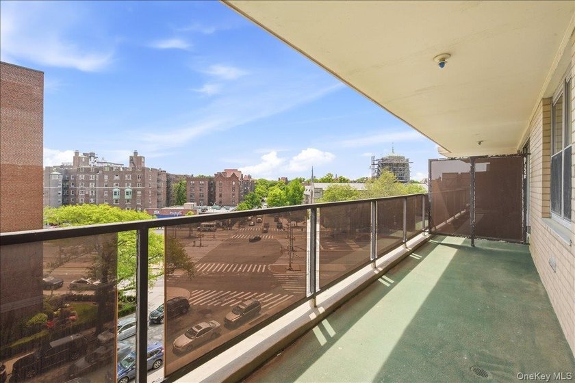 Big Terrace, Bigger Potential at the Kennedy House! Welcome to - photo 15