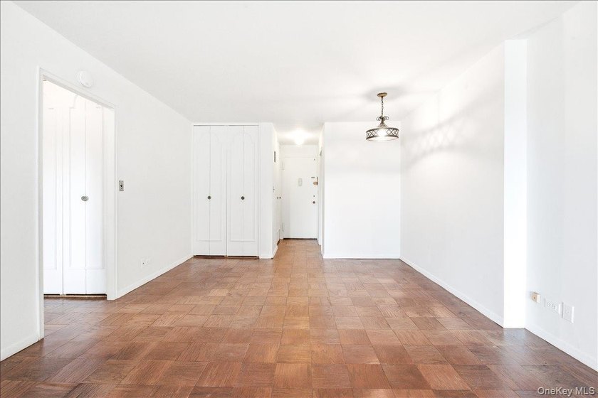 Big Terrace, Bigger Potential at the Kennedy House! Welcome to - photo 17