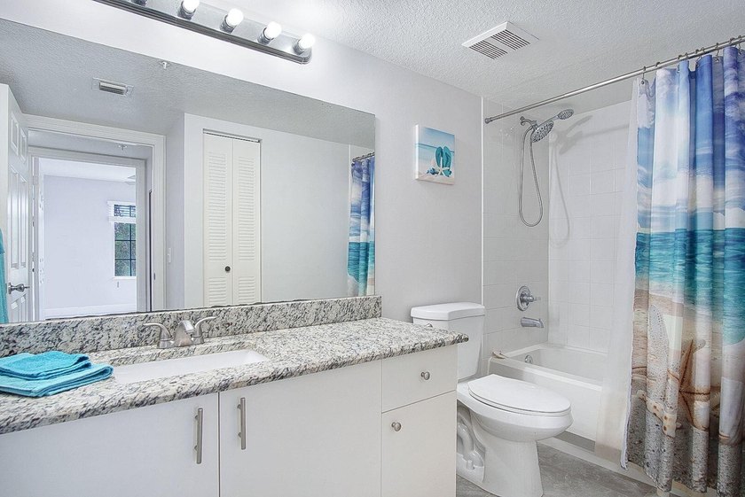 Welcome to this charming 3-bedroom, 2-bathroom with a GARAGE - photo 17