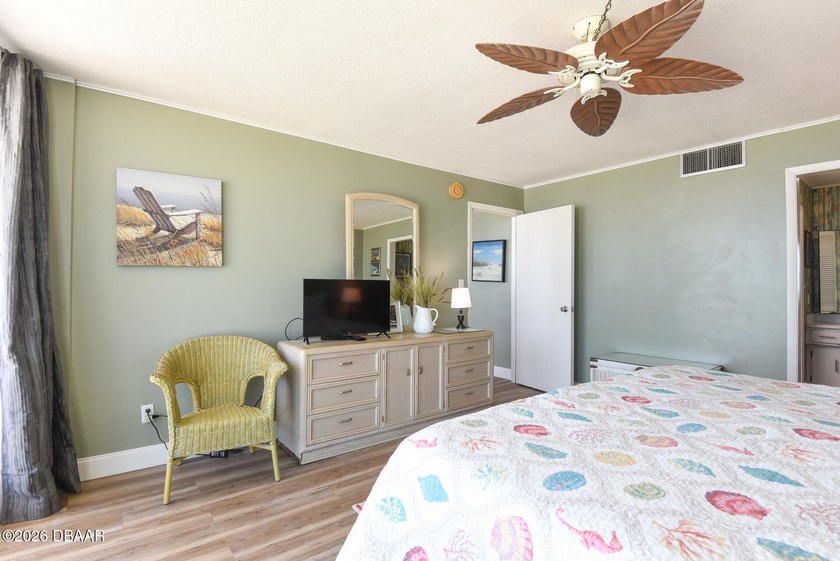 Oceanfront Ocean Views. Furnished. New pool, New seawall, direct - photo 18