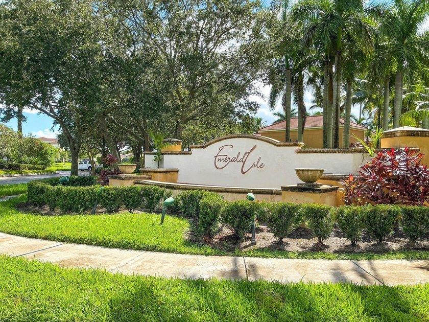 Welcome to this charming 3-bedroom, 2-bathroom with a GARAGE - photo 22