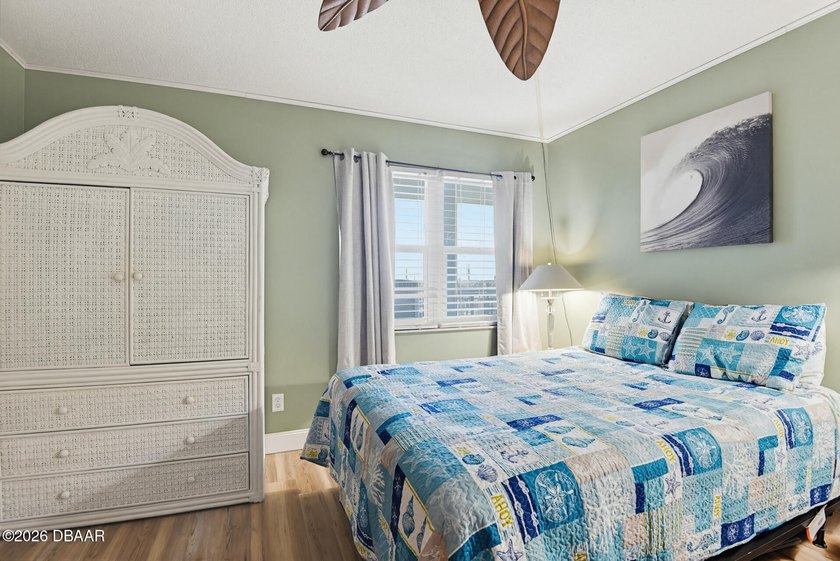 Oceanfront Ocean Views. Furnished. New pool, New seawall, direct - photo 23