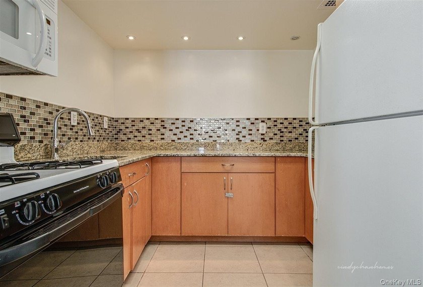 Big Terrace, Bigger Potential at the Kennedy House! Welcome to - photo 30