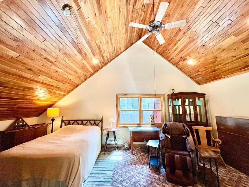 Escape to the beauty of the Northwoods with this one-of-a-kind - photo 14