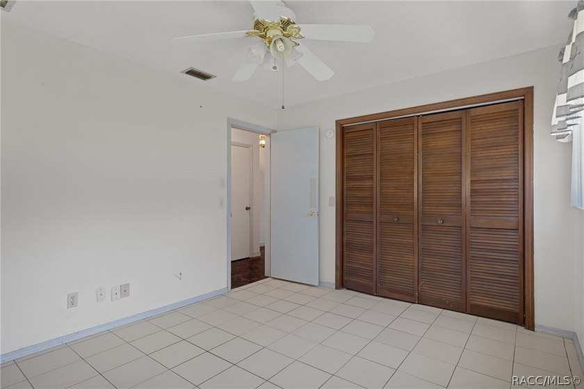 Nestled on approximately 1.6 acres in Homosassa, this charming - photo 12